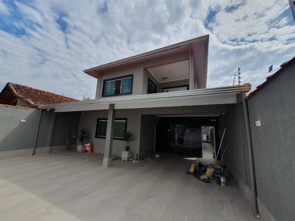Casa com 5 quartos e 320 m² em Canto Do Forte, Praia Grande