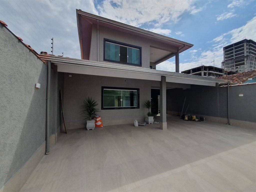 Casa com 5 quartos e 320 m² em Canto Do Forte, Praia Grande