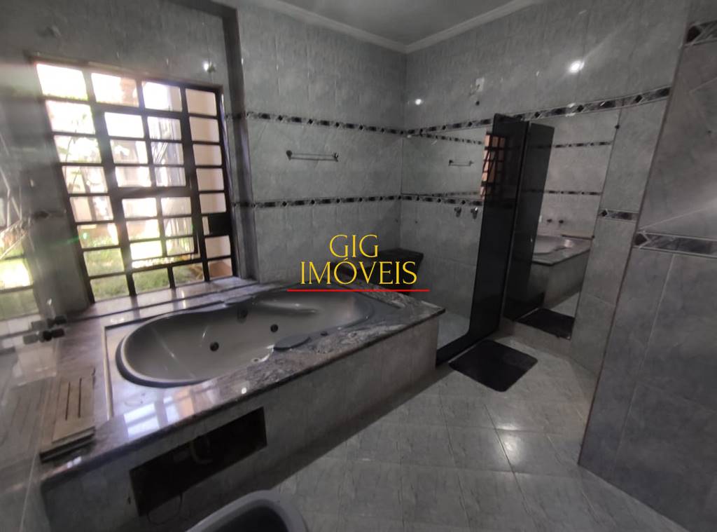 Casa com 4 quartos e 215 m² em Aviação, Praia Grande
