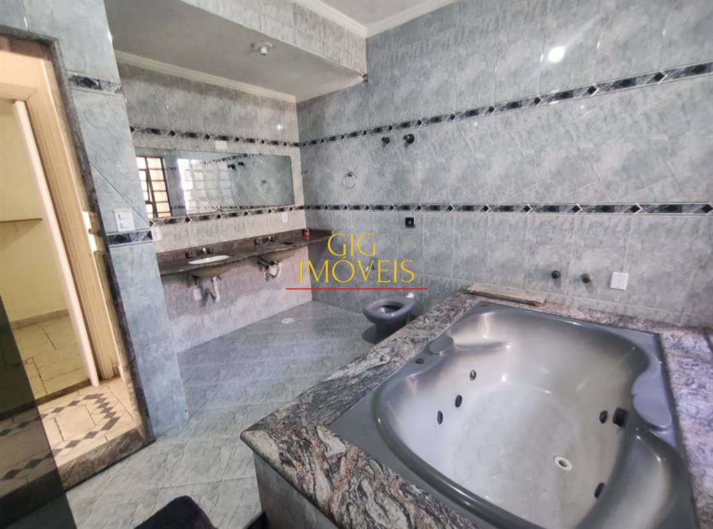 Casa com 4 quartos e 215 m² em Aviação, Praia Grande