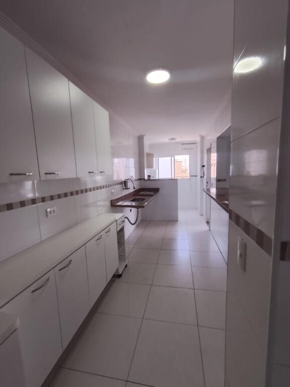 Apartamento com 2 quartos e 90 m² em Vila Tupi, Praia Grande