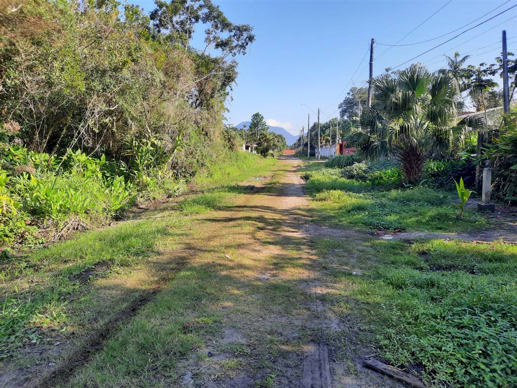Terreno com 611 m² em Vila Guilhermina, Praia Grande