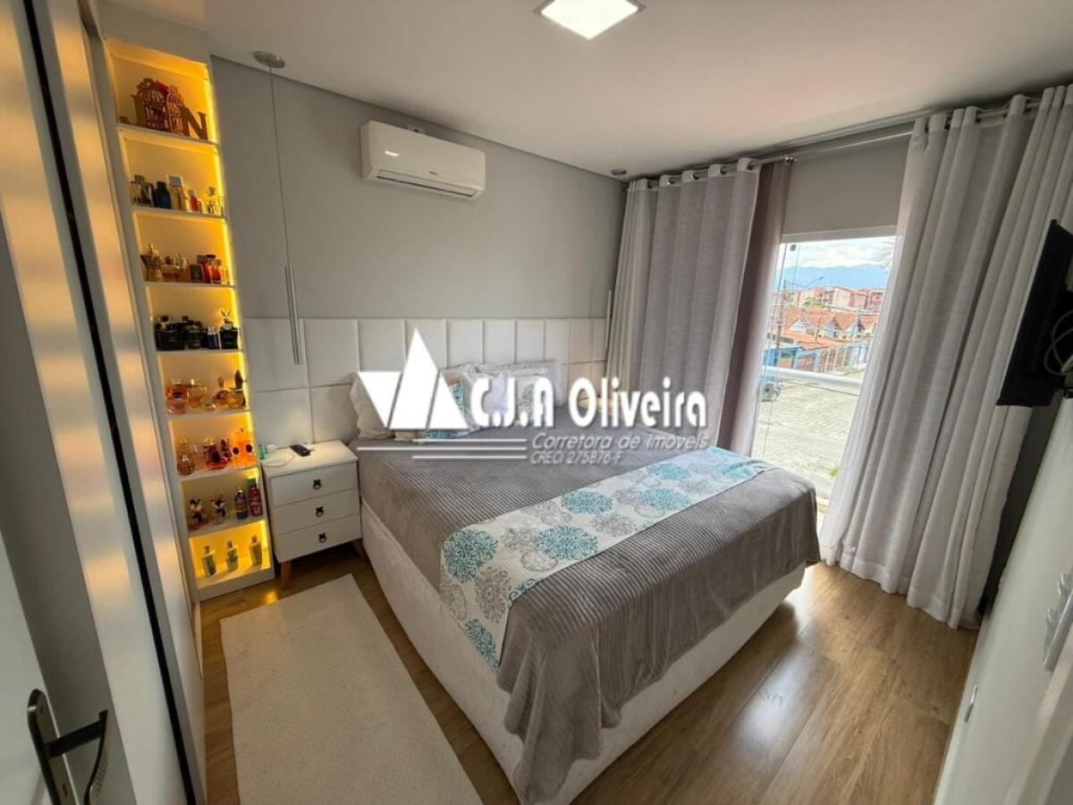Casa com 4 quartos e 246 m² em Agenor De Campos, Mongaguá