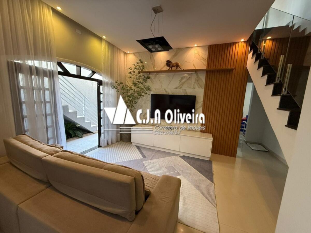 Casa com 4 quartos e 246 m² em Agenor De Campos, Mongaguá