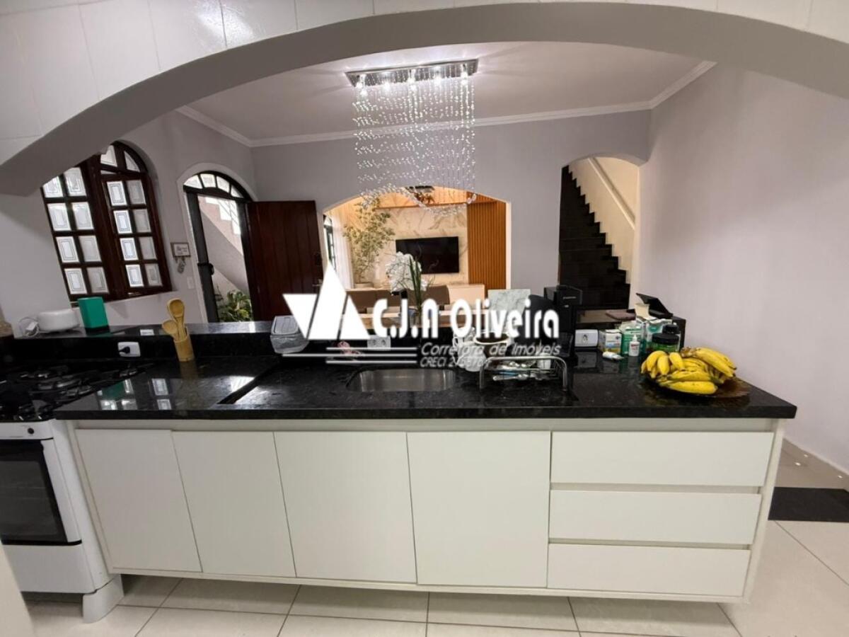 Casa com 4 quartos e 246 m² em Agenor De Campos, Mongaguá