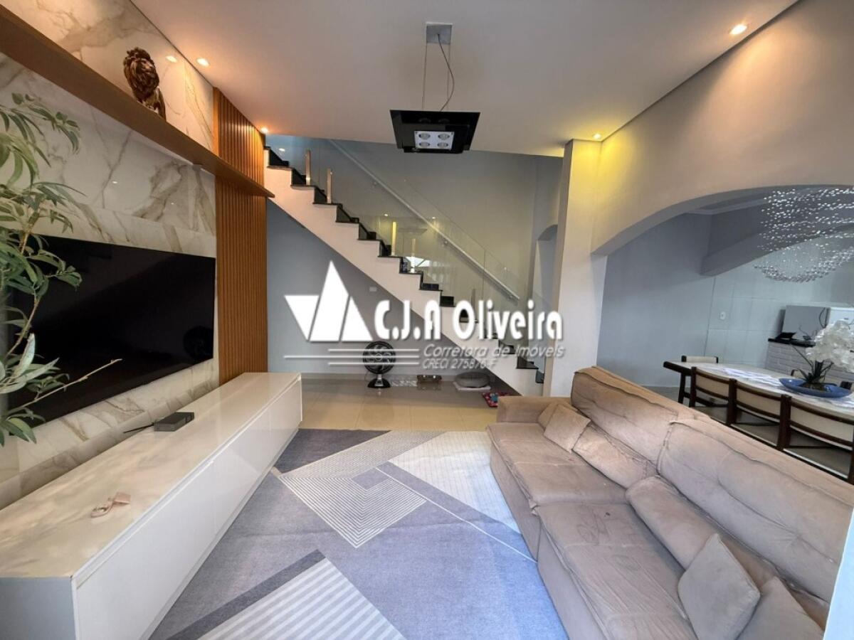 Casa com 4 quartos e 246 m² em Agenor De Campos, Mongaguá
