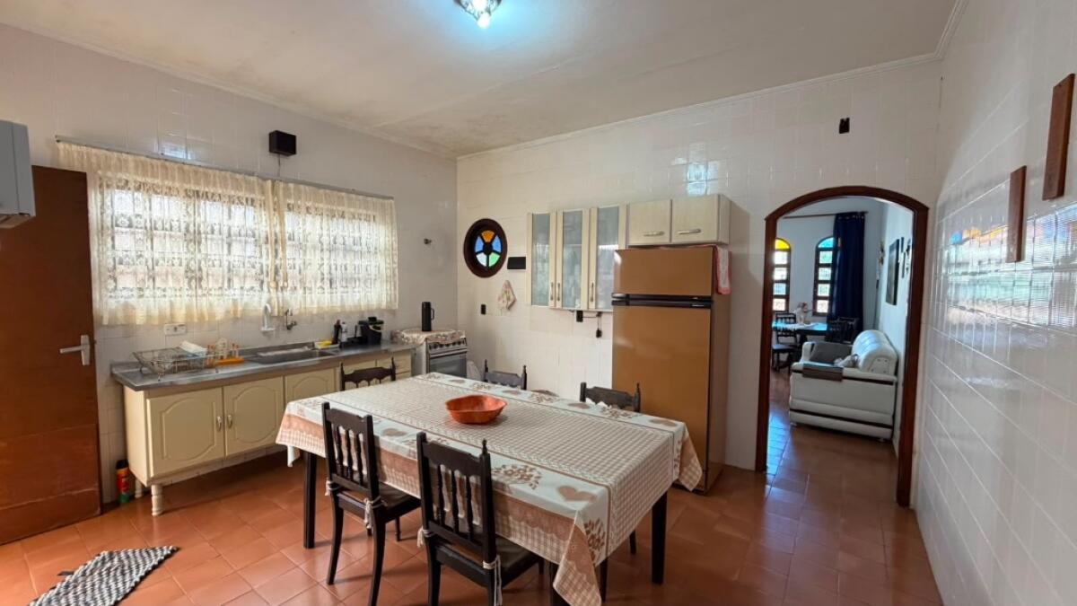 Casa com 3 quartos e 148 m² em Jardim Imperador, Praia Grande