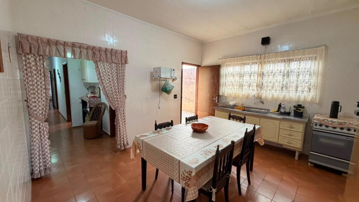Casa com 3 quartos e 148 m² em Jardim Imperador, Praia Grande