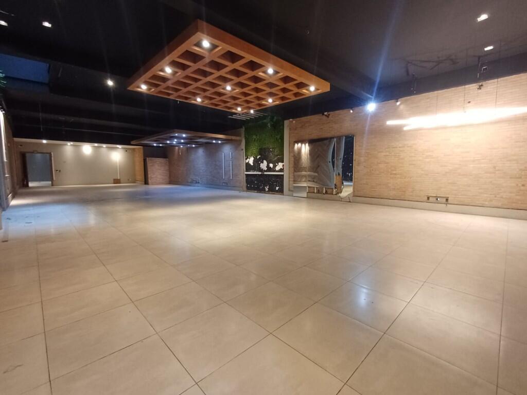 Apartamento com 450 m² em Vila Guilhermina, Praia Grande