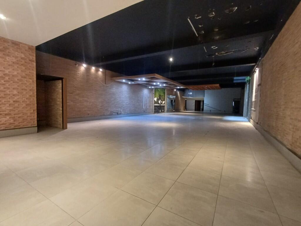 Apartamento com 450 m² em Vila Guilhermina, Praia Grande