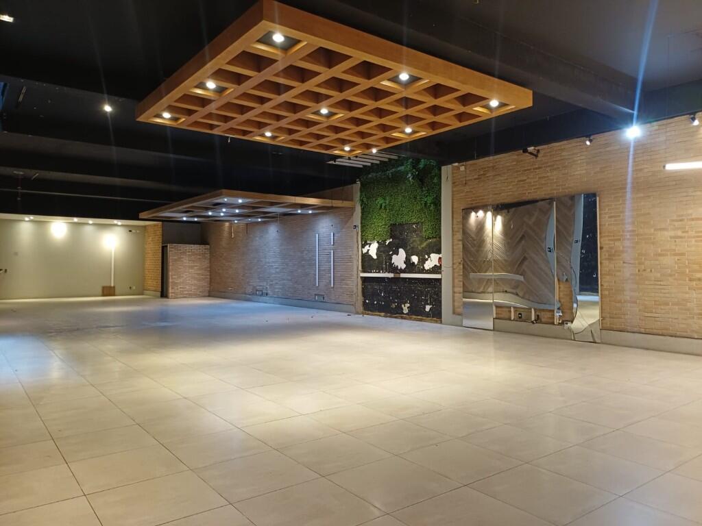 Apartamento com 450 m² em Vila Guilhermina, Praia Grande
