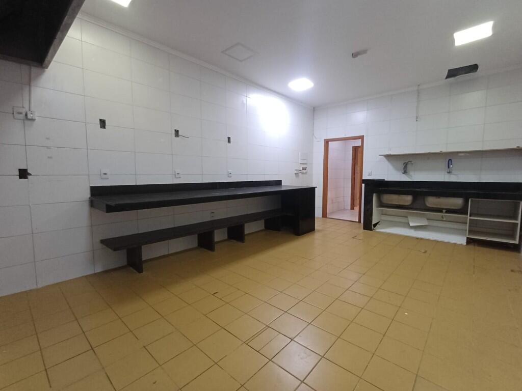 Apartamento com 450 m² em Vila Guilhermina, Praia Grande