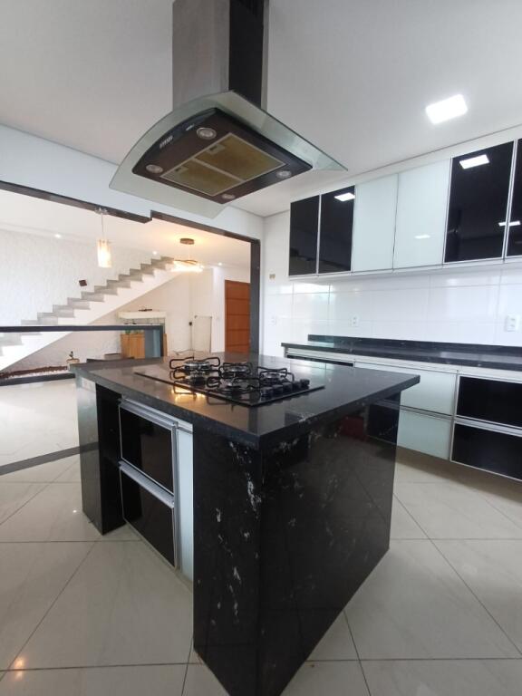 Apartamento com 3 quartos e 162 m² em Vila Guilhermina, Praia Grande