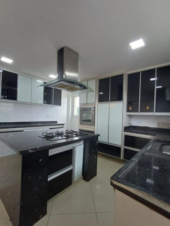 Apartamento com 3 quartos e 162 m² em Vila Guilhermina, Praia Grande