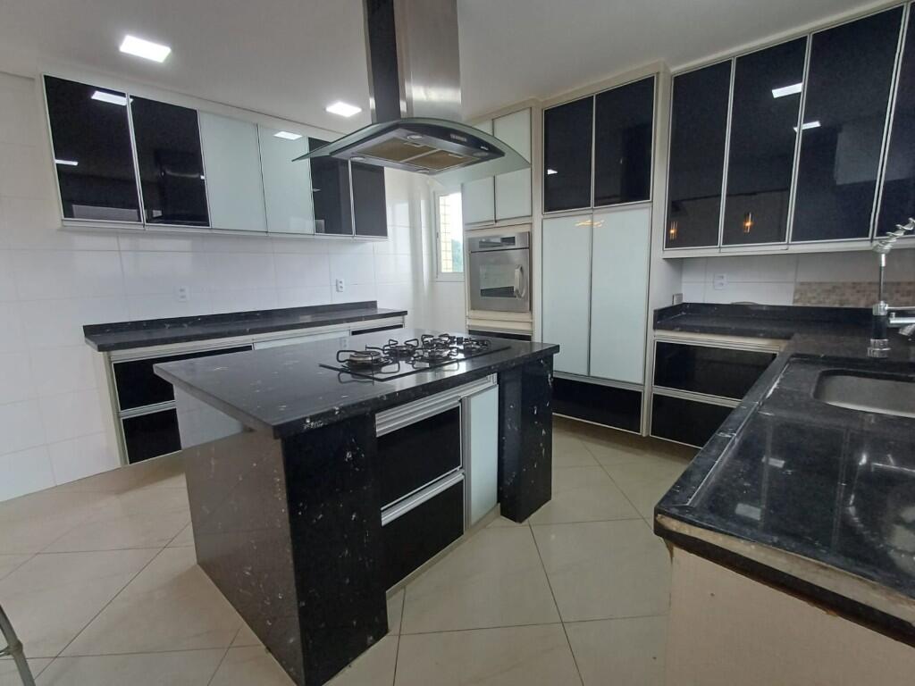 Apartamento com 3 quartos e 162 m² em Vila Guilhermina, Praia Grande