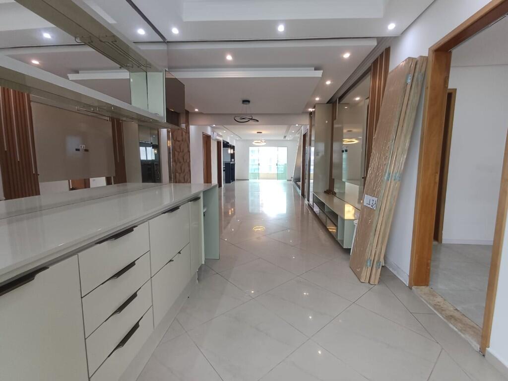 Apartamento com 3 quartos e 162 m² em Vila Guilhermina, Praia Grande