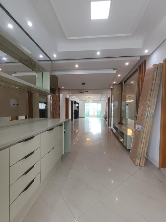 Apartamento com 3 quartos e 162 m² em Vila Guilhermina, Praia Grande