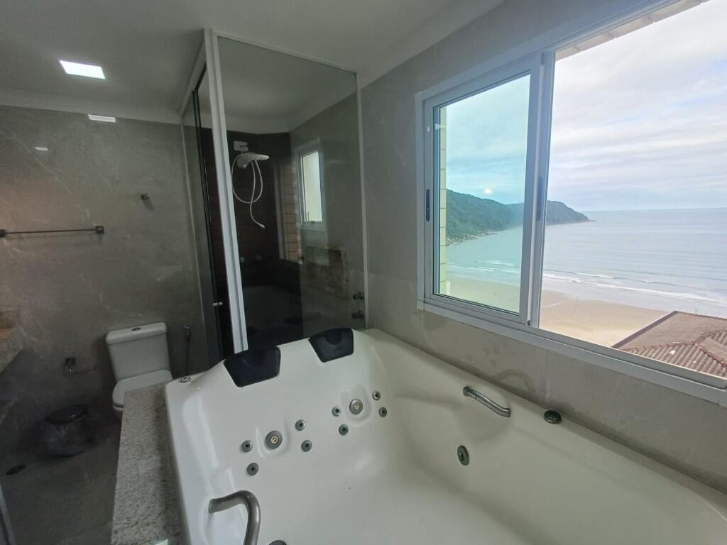 Apartamento com 3 quartos e 162 m² em Vila Guilhermina, Praia Grande
