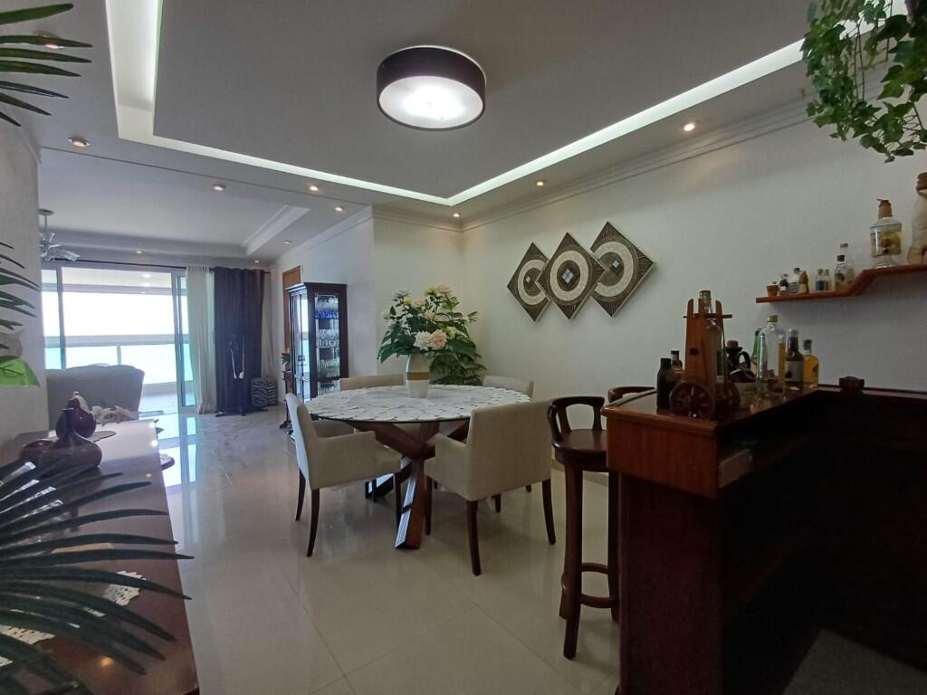 Apartamento com 3 quartos e 226 m² em Vila Guilhermina, Praia Grande