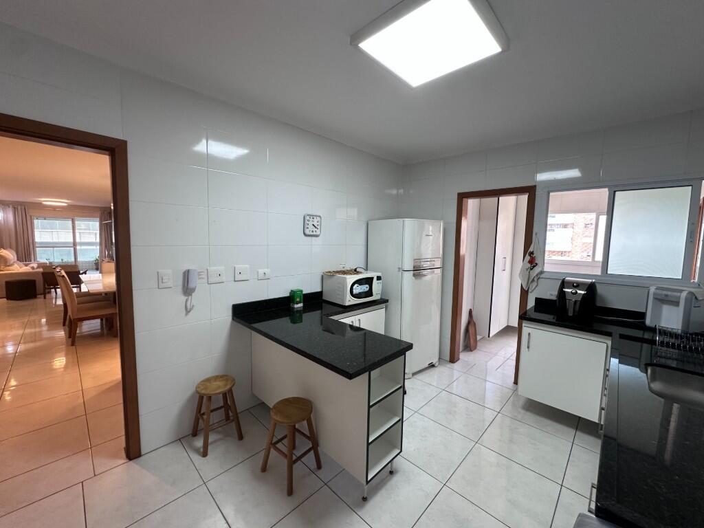 Apartamento com 3 quartos e 140 m² em Vila Guilhermina, Praia Grande