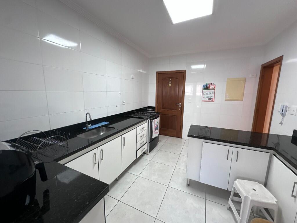 Apartamento com 3 quartos e 140 m² em Vila Guilhermina, Praia Grande