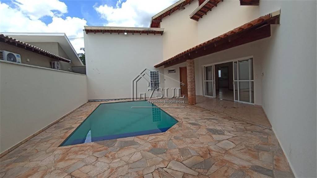 Casa, 3 quartos, 239 m² - Foto 2