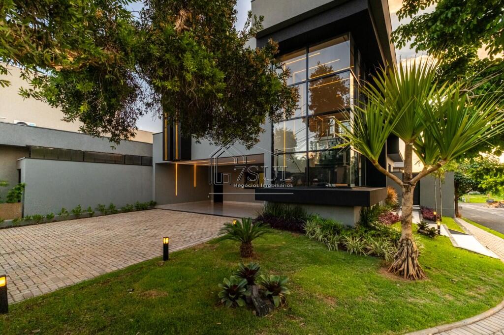 Casa, 3 quartos, 260 m² - Foto 1