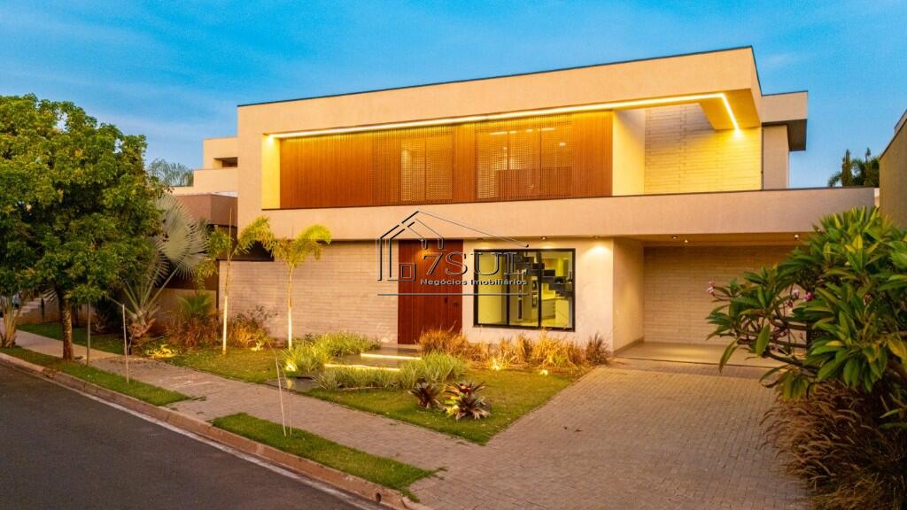 Casa, 3 quartos, 235 m² - Foto 1
