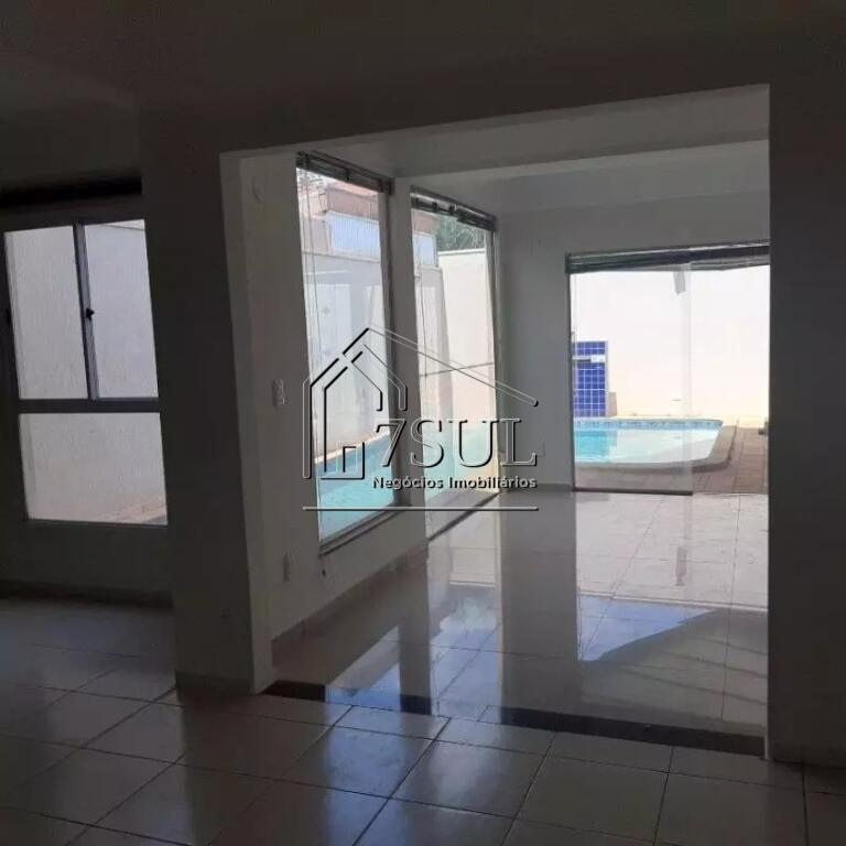 Casa, 4 quartos, 240 m² - Foto 9