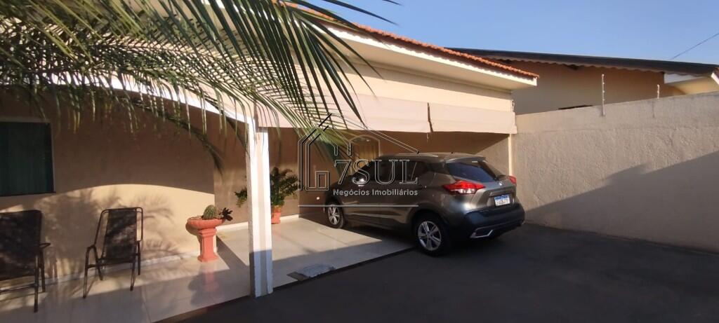 Casa, 3 quartos, 245 m² - Foto 1