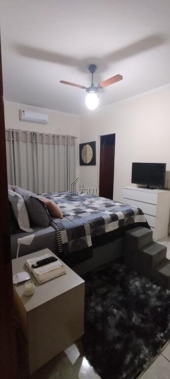 Casa, 3 quartos, 245 m² - Foto 10