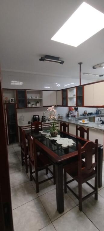 Casa, 3 quartos, 245 m² - Foto 18