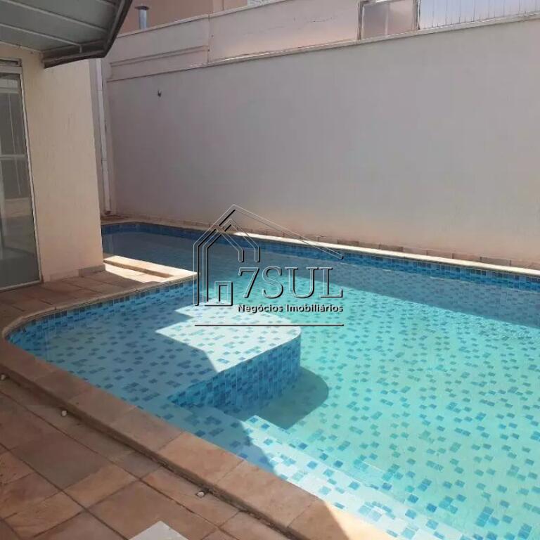 Casa, 4 quartos, 240 m² - Foto 2