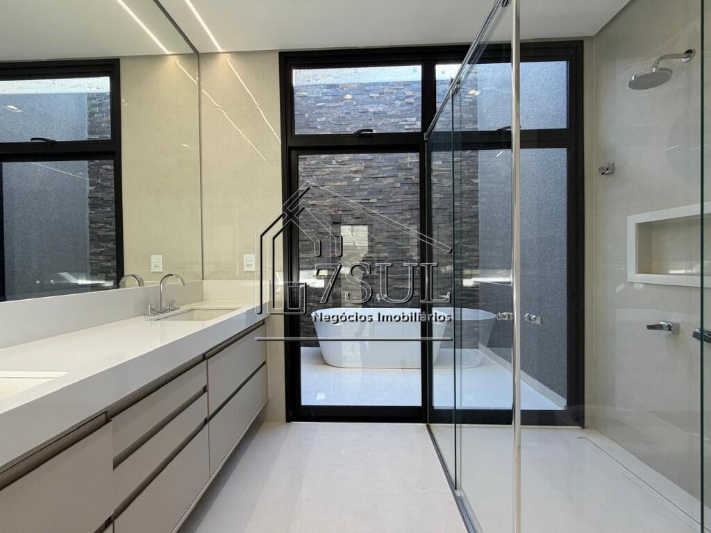 Casa, 3 quartos, 228 m² - Foto 47