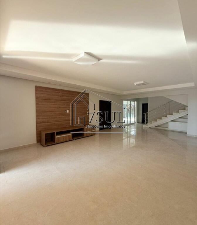 Casa, 3 quartos, 249 m² - Foto 2