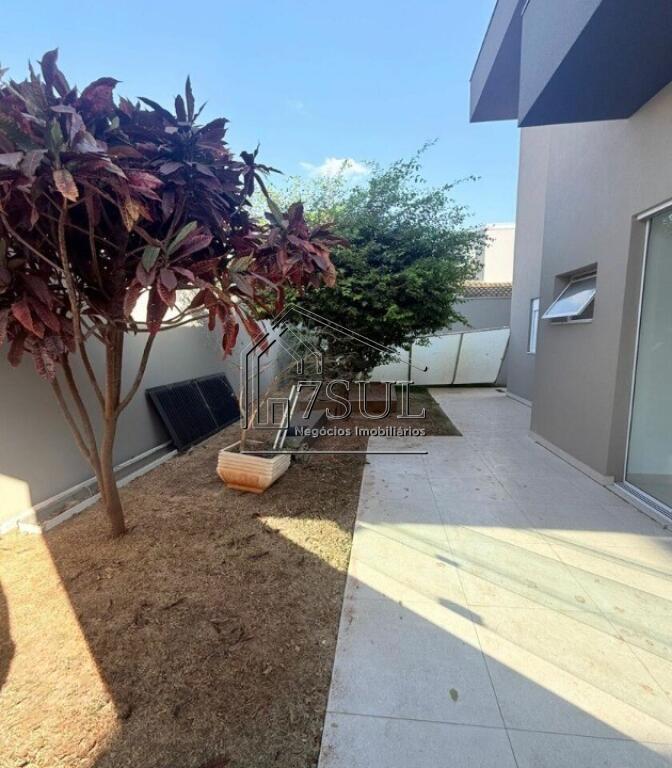Casa, 3 quartos, 249 m² - Foto 28