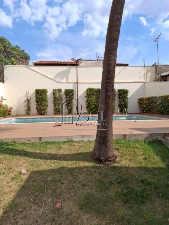 Casa, 4 quartos, 380 m² - Foto 2
