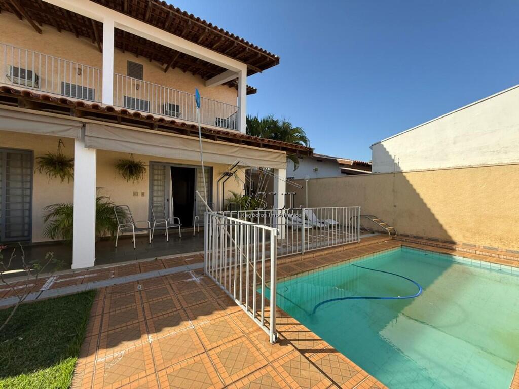 Casa, 3 quartos, 402 m² - Foto 1