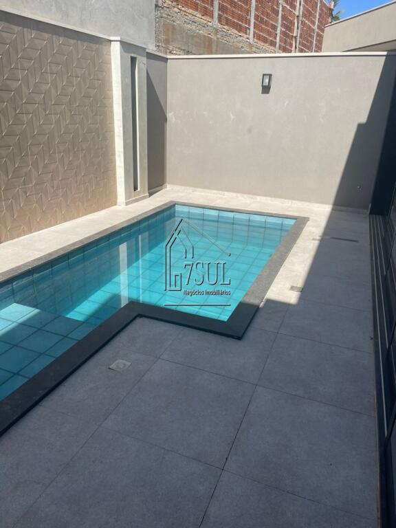 Casa, 3 quartos, 280 m² - Foto 2