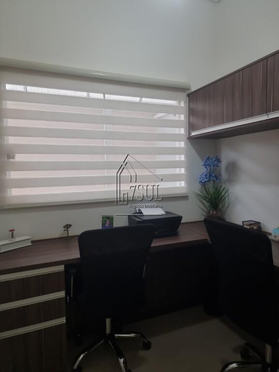 Casa, 3 quartos, 243 m² - Foto 2