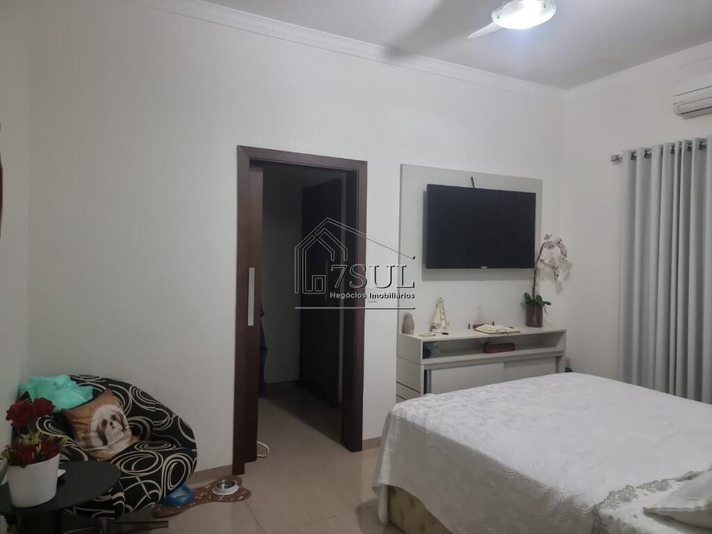 Casa, 3 quartos, 243 m² - Foto 5