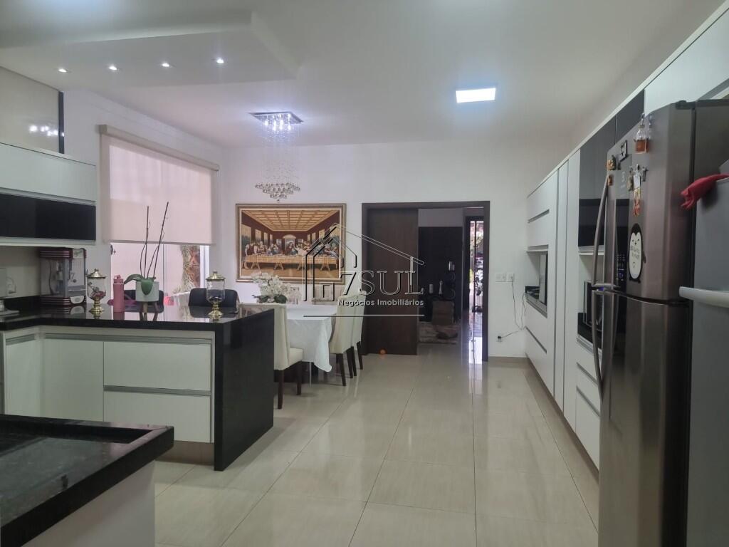 Casa, 3 quartos, 243 m² - Foto 6