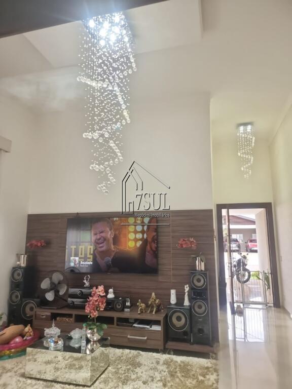 Casa, 3 quartos, 243 m² - Foto 8