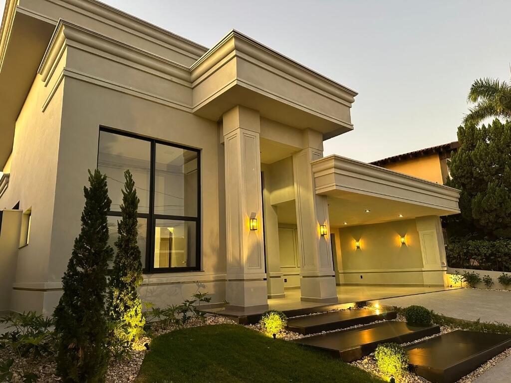 Casa, 3 quartos, 272 m² - Foto 1