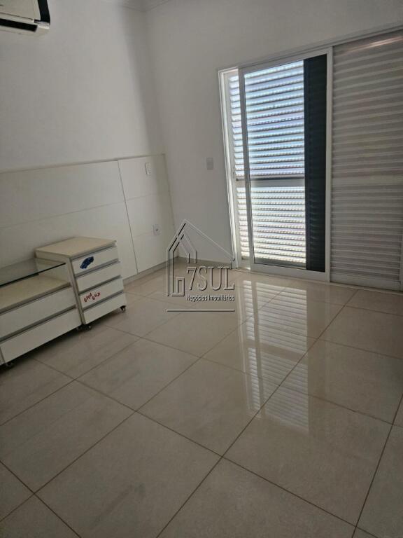 Casa, 4 quartos, 340 m² - Foto 14