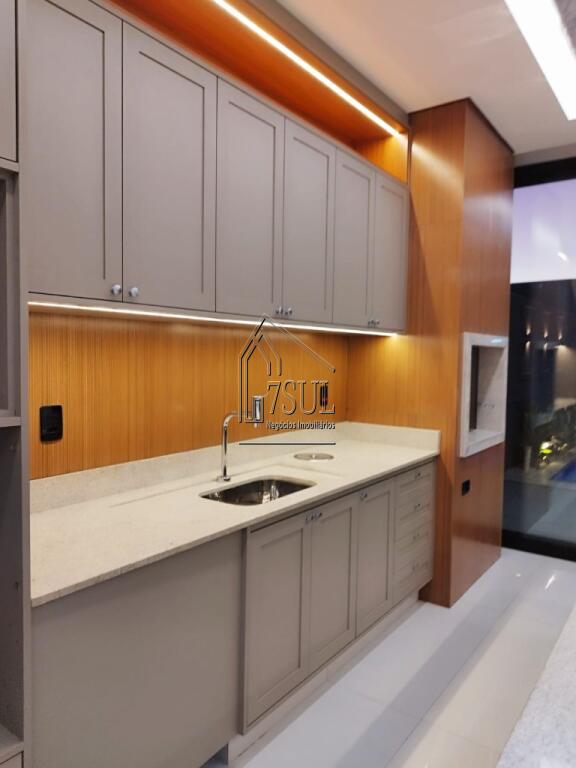 Casa, 3 quartos, 225 m² - Foto 11