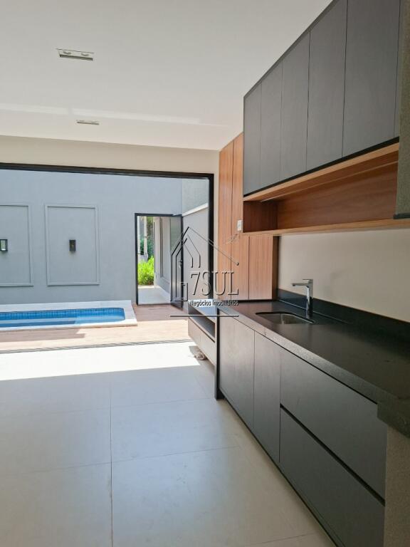 Casa, 4 quartos, 245 m² - Foto 3