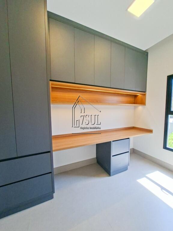 Casa, 4 quartos, 245 m² - Foto 13