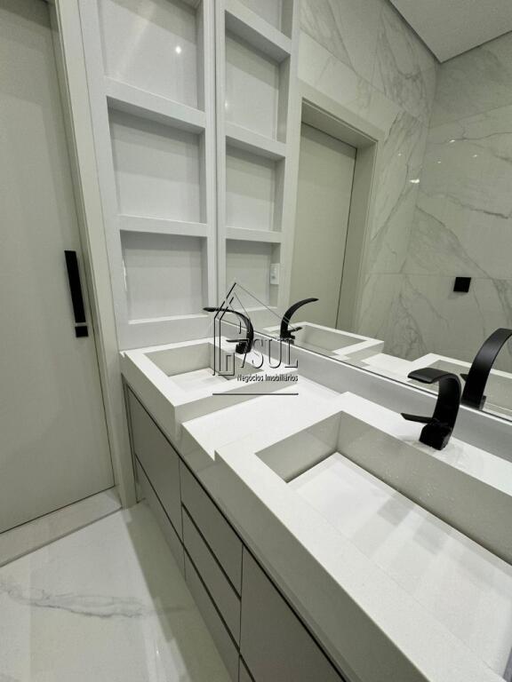 Casa, 4 quartos, 273 m² - Foto 8