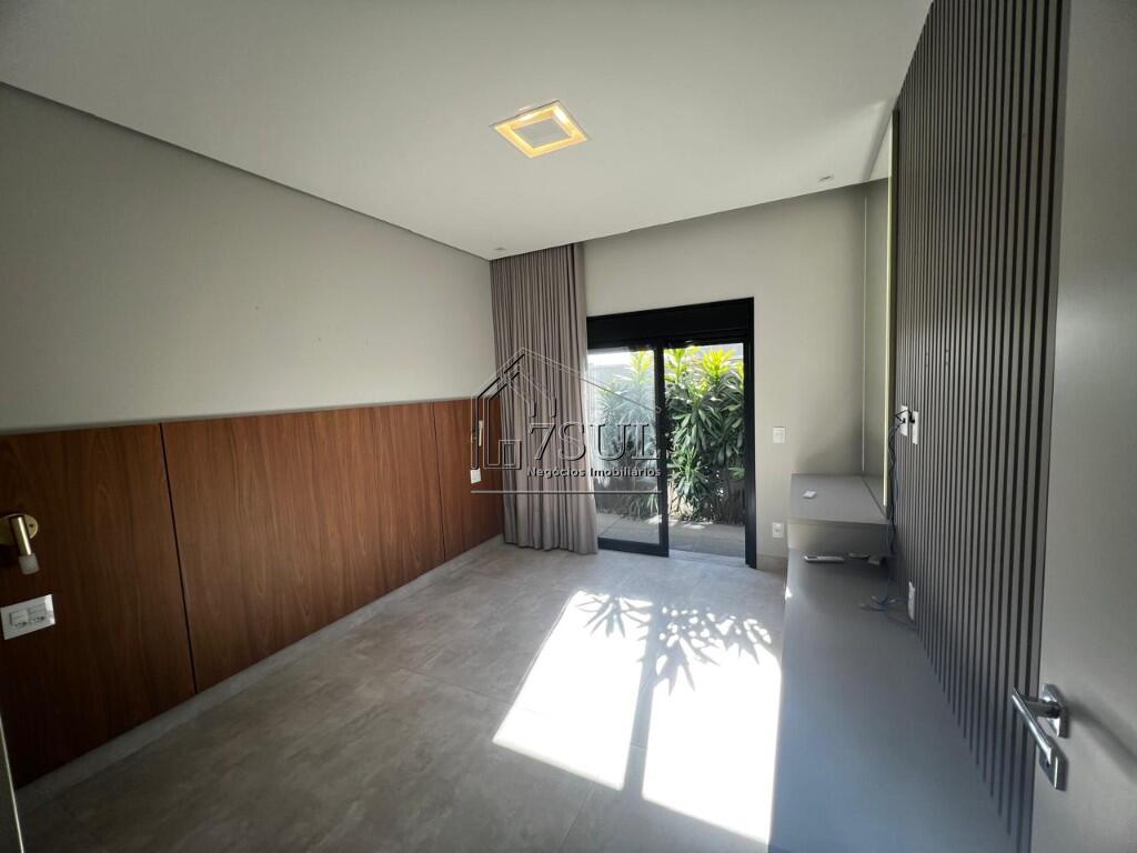 Casa, 4 quartos, 270 m² - Foto 16